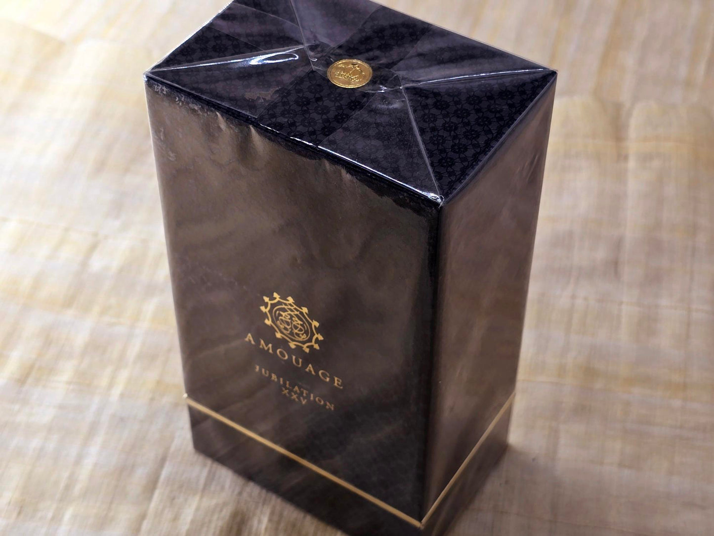 Jubilation XXV Man Amouage for men EDP Spray 100 ml 3.4 oz OR 50 ml 1.7 oz, Oman Vintage White Non-magnetic Cap, Rare