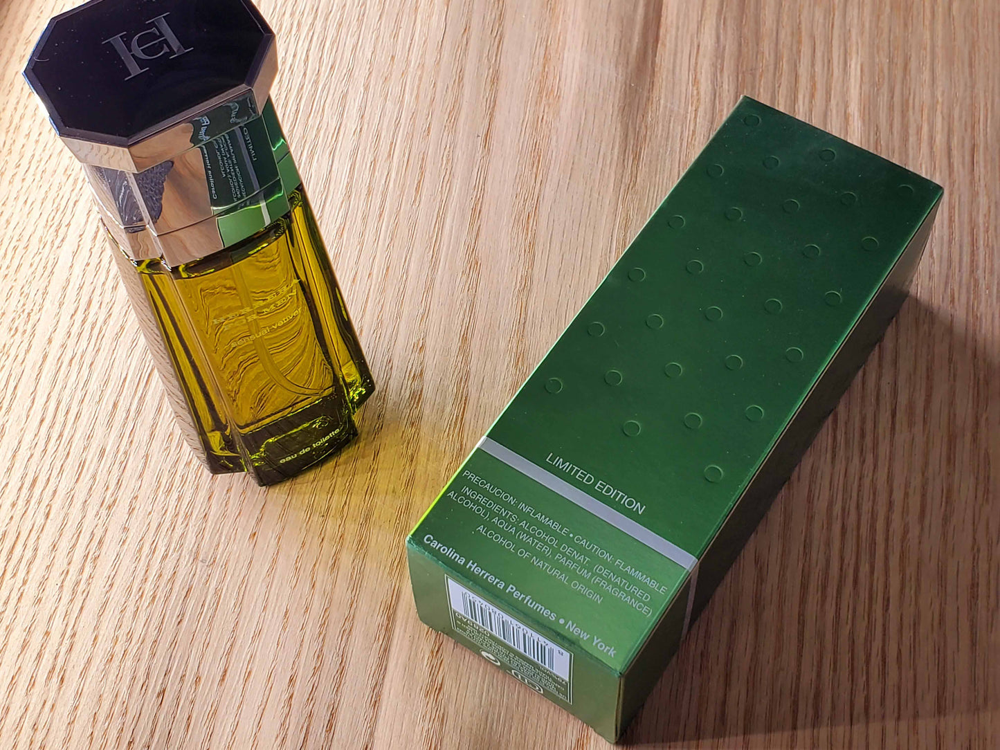 Herrera for Men Sensual Vetiver Carolina Herrera for men EDT Spray 100 ml 3.4 oz, Vintage, Rare
