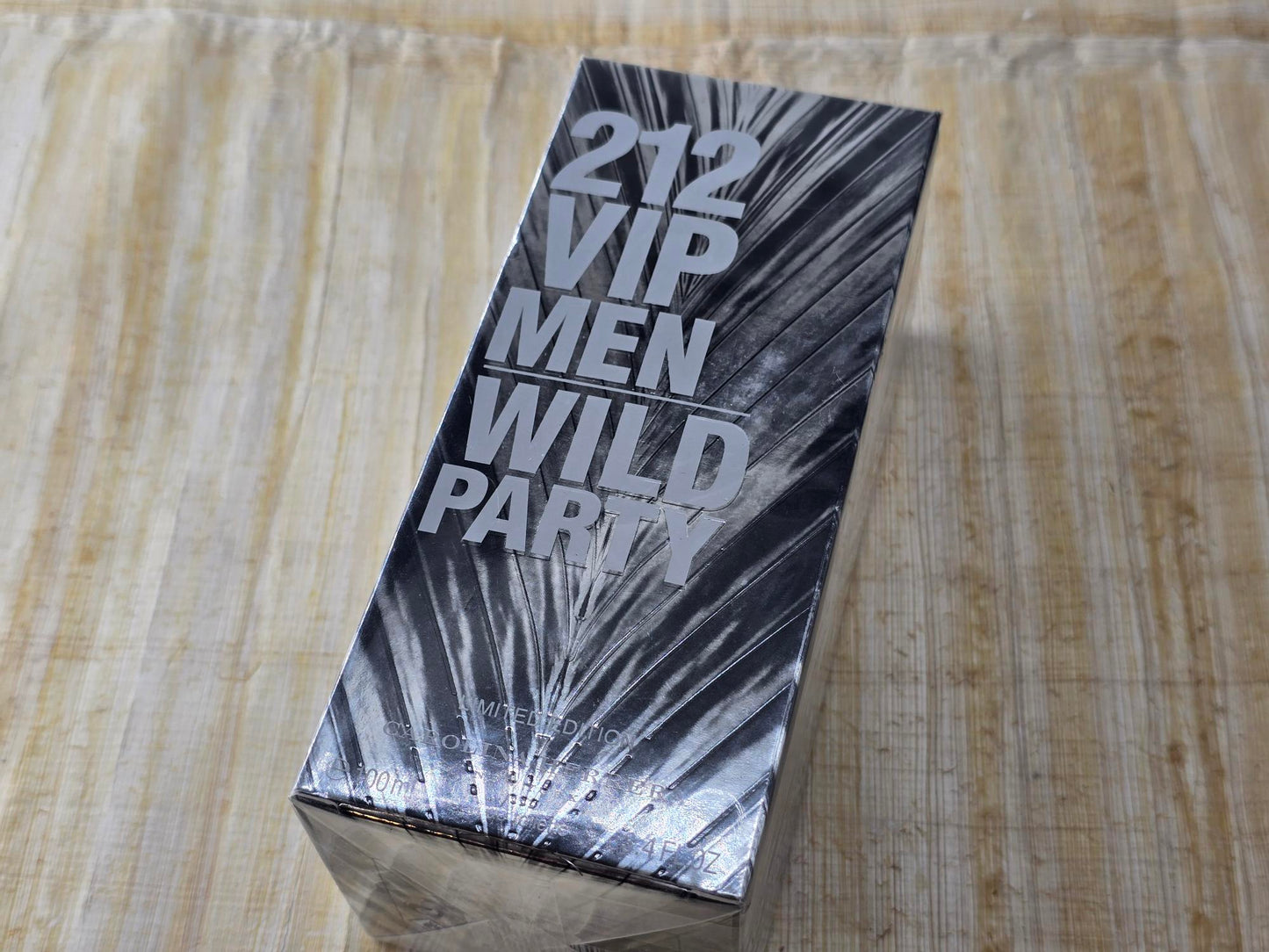 212 VIP Men Wild Party Carolina Herrera for men EDT Spray 100 ml 3.4 oz, Vintage, Rare, Sealed