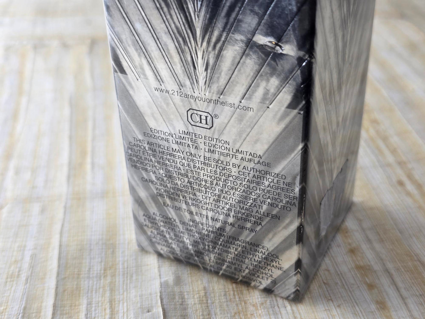 212 VIP Men Wild Party Carolina Herrera for men EDT Spray 100 ml 3.4 oz, Vintage, Rare, Sealed