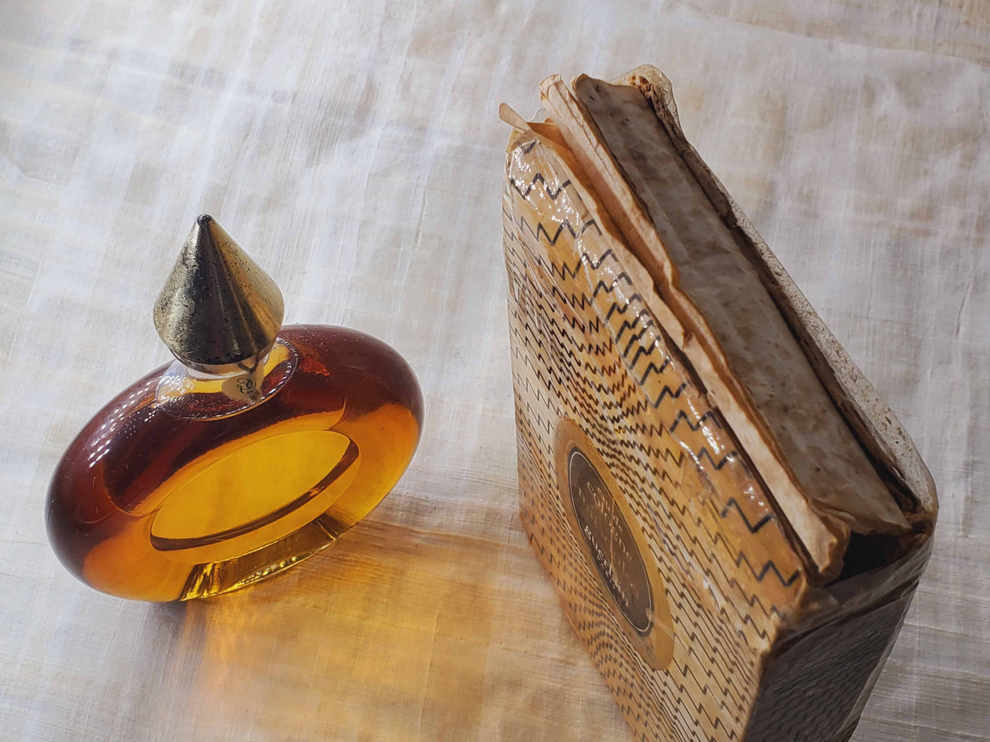 Guerlain Mitsouko Eau de Cologne for women EDC Splash 90 ml 3 oz, Rare, Vintage (Box Lightly Damaged)
