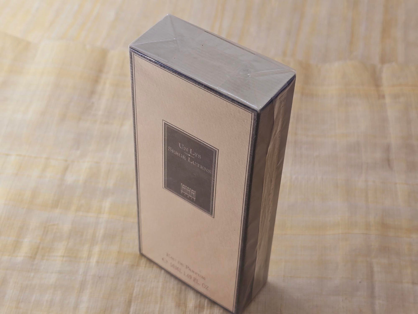 Un Lys Serge Lutens (Shiseido version) Unisex EDP Spray 50 ml 1.7 oz, Vintage, Rare, Sealed