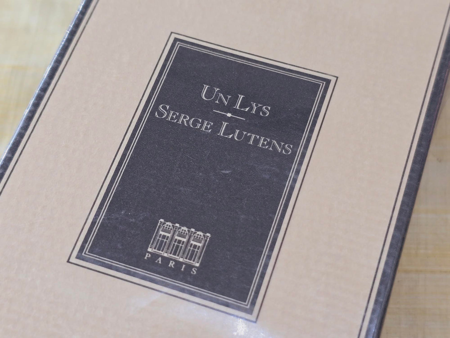 Un Lys Serge Lutens (Shiseido version) Unisex EDP Spray 50 ml 1.7 oz, Vintage, Rare, Sealed