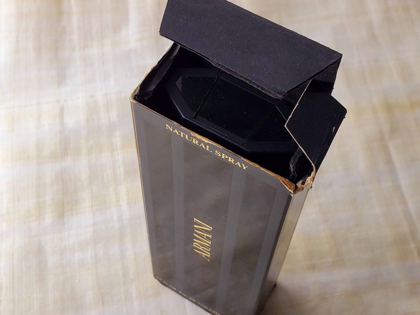 Giorgio Armani EDT Classic Spray 50 ml 1.7 oz, Vintage, Rare, Same photos, Slightly damaged box