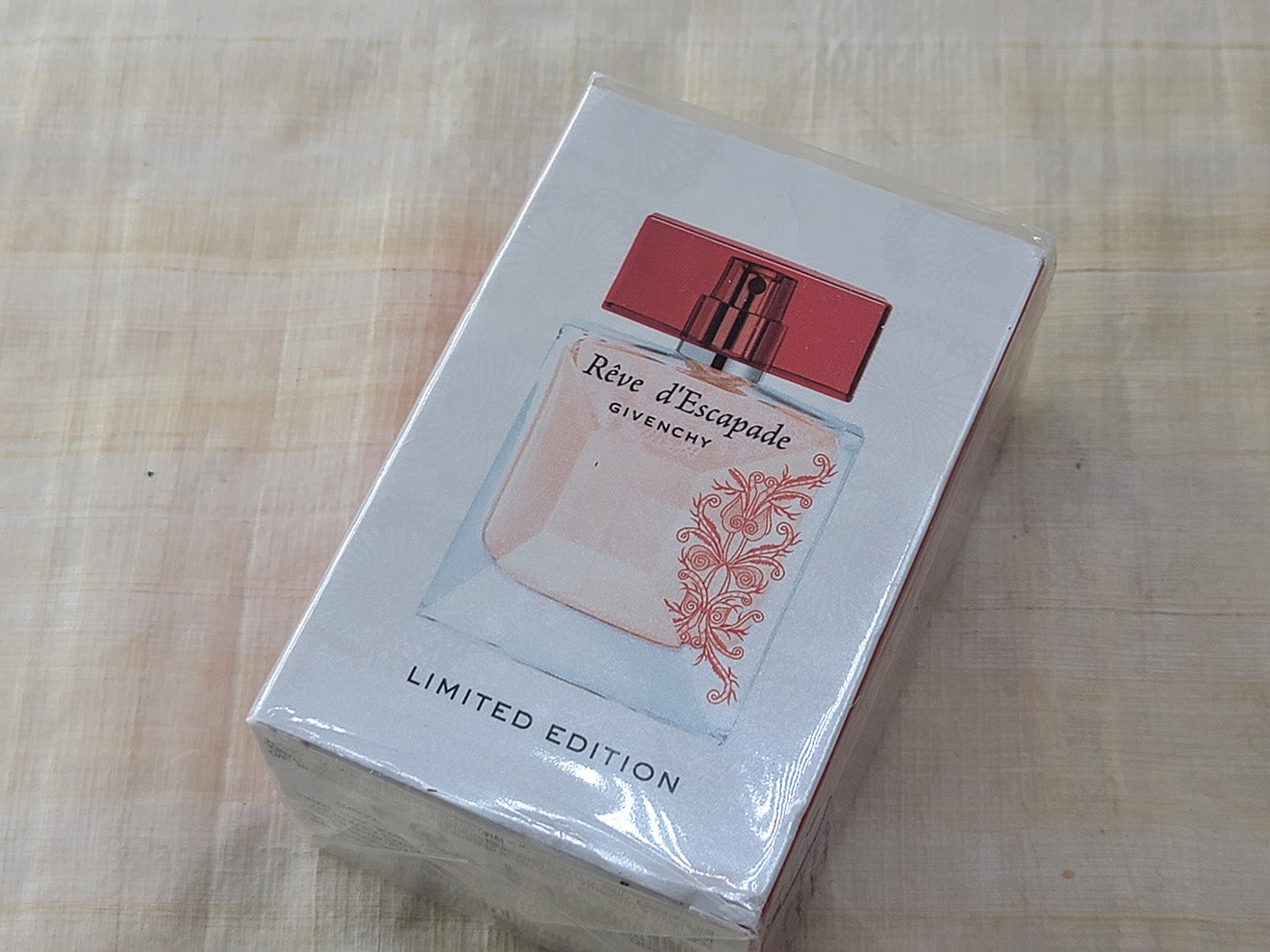 Reve d'Escapade Givenchy for women EDT Spray 50 ml 1.7 oz, Rare, Vintage, Sealed