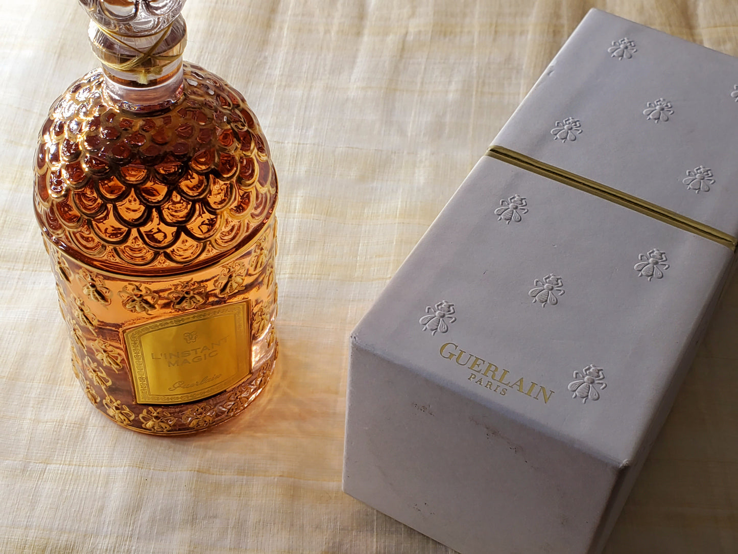 L'Instant Magic Guerlain for women EDP GOLD Bee Bottle 250 ml 8.5 oz, Vintage First Edition 2007, Rare