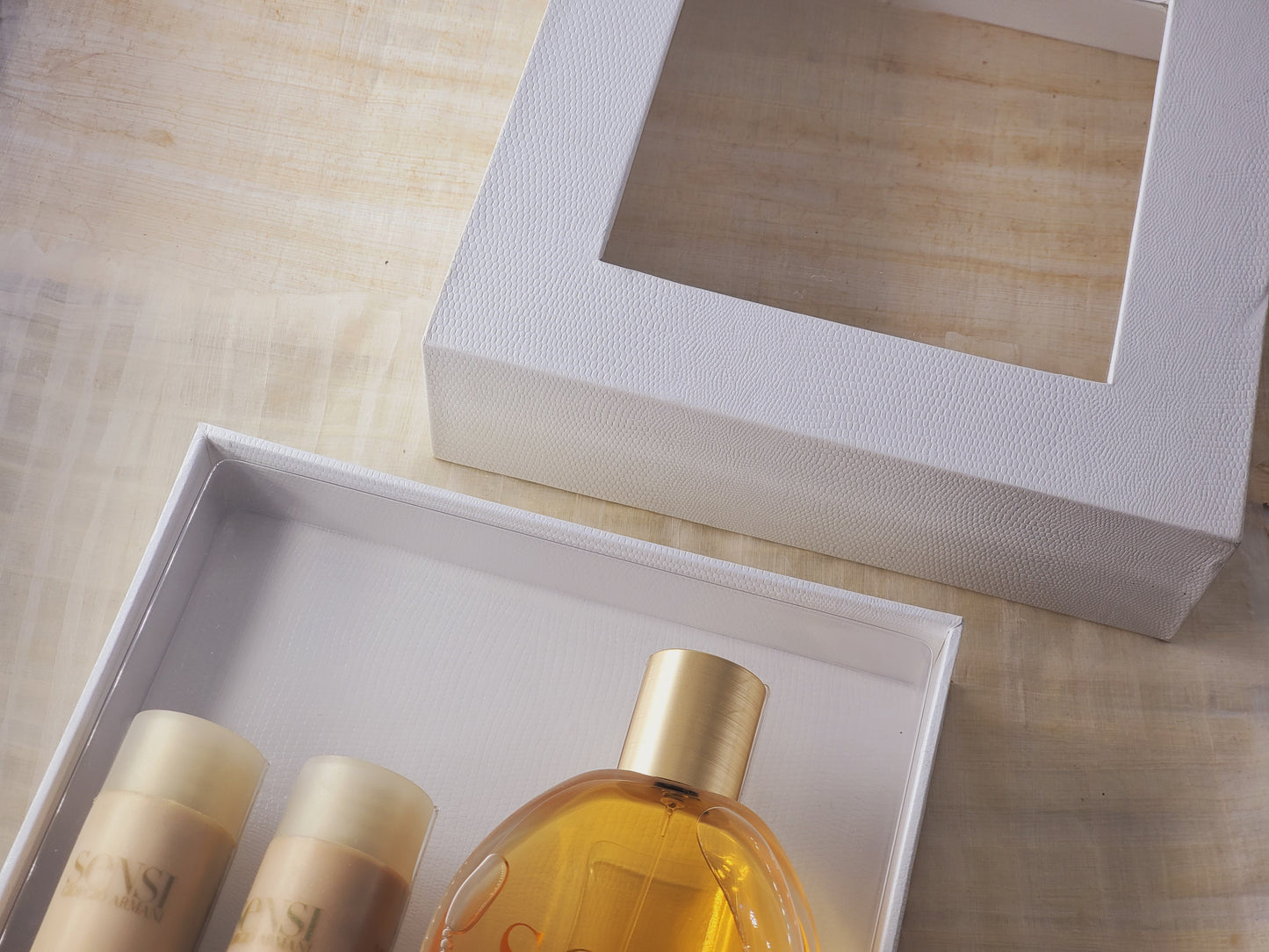 Giorgio Armani Sensi EDP Spray 100 ml 3.4 oz + Shower Jel + Lotion + Picture Frame Box, Vintage, As Pic, SET