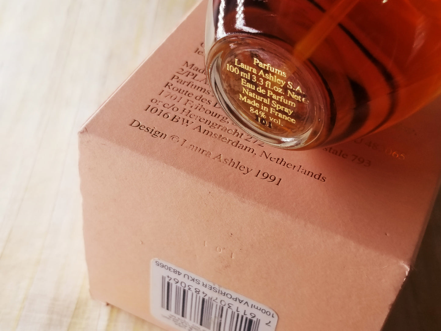 Dilys Laura Ashley for women EDP Spray 100 ml 3.4 oz OR 50 ml 1.7 oz, Vintage, Rare, Same as pic
