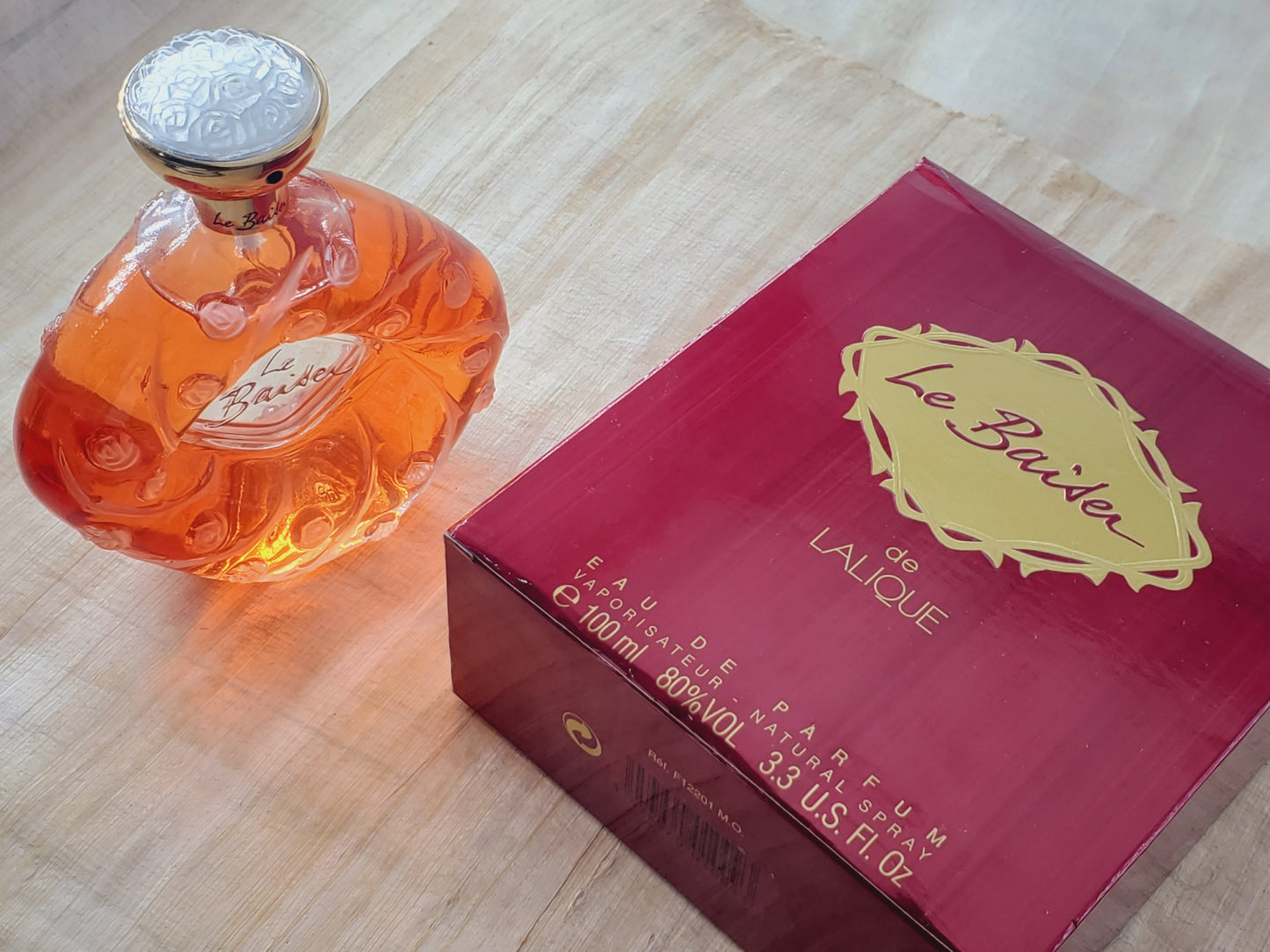 Le Baiser Lalique for women EDP Spray 100 ml 3.4 oz OR 50 ml 1.7 oz, Vintage, Rare
