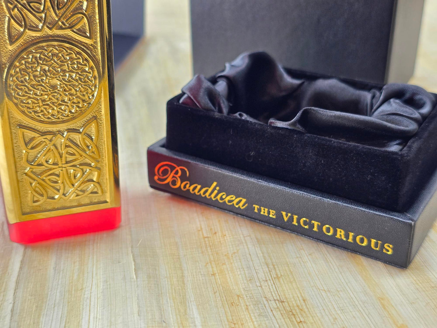 Audacious Boadicea the Victorious Unisex EDP Spray 100 ml 3.4 oz, Vintage, Rare