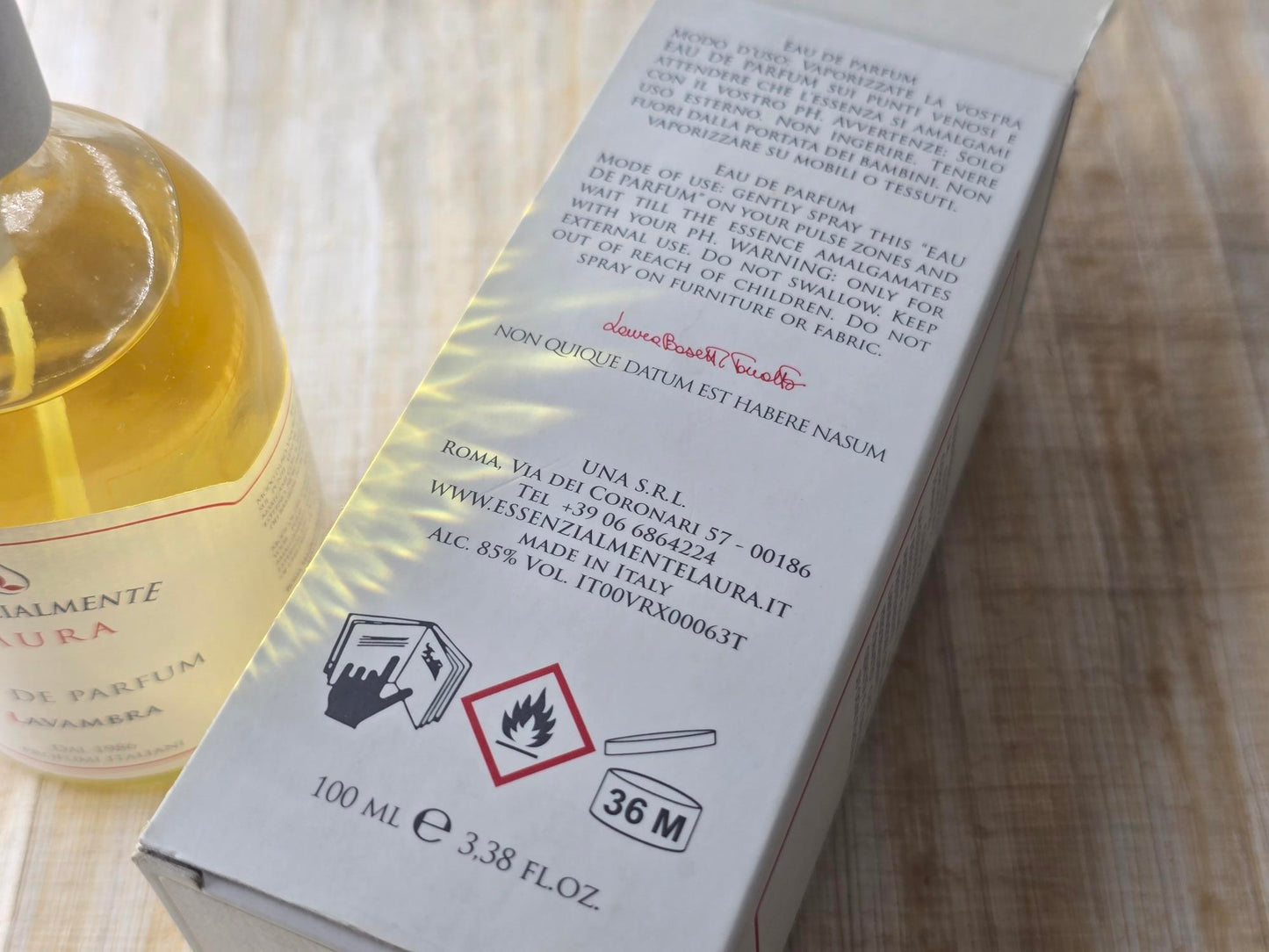 Lavambra Essenzialmente Laura - Unisex EDP Vintage Oman (100ml / 3.4oz)
