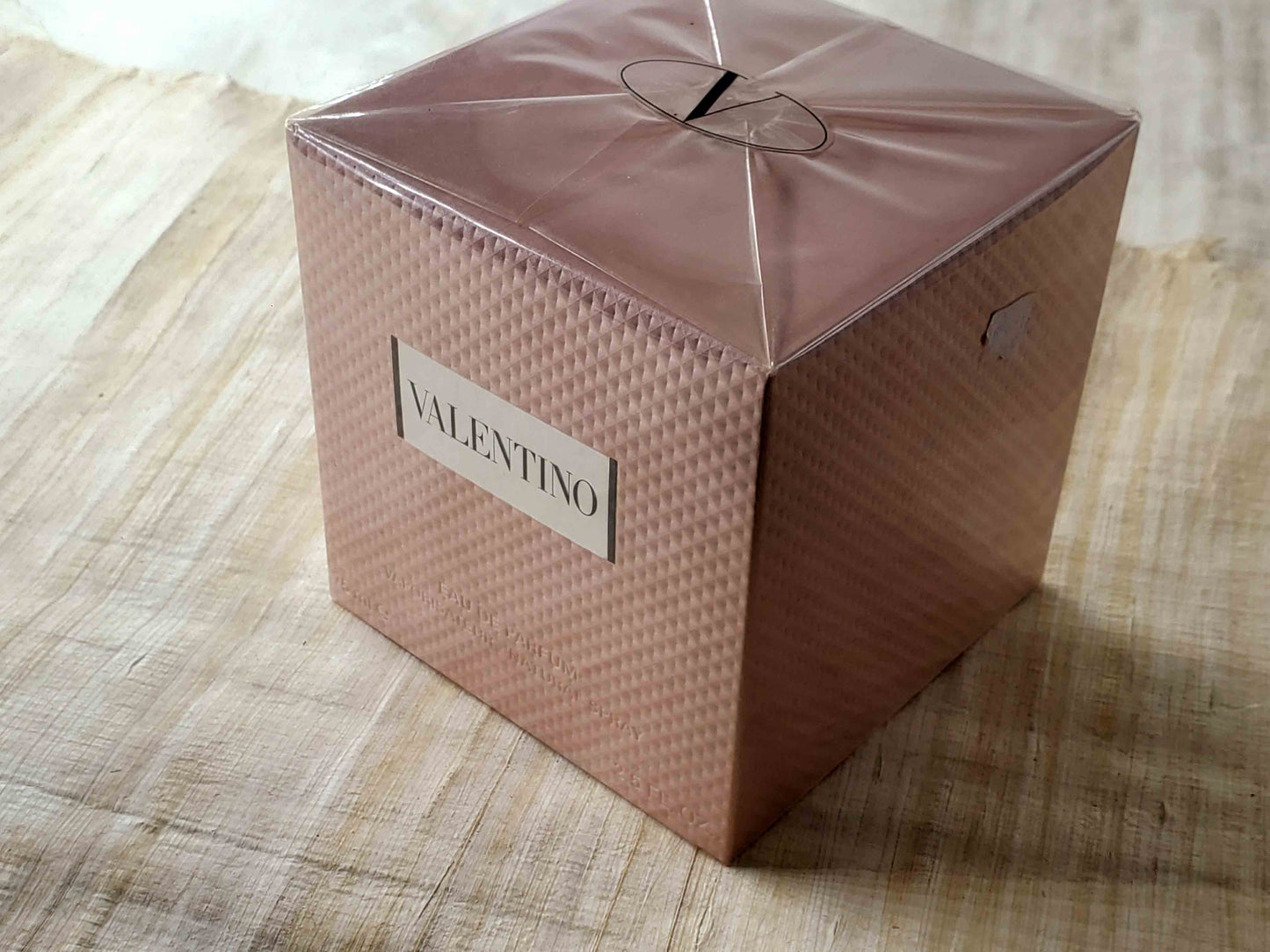 Valentino Eau de Parfum Valentino for women EDP Spray 75 ml 2.5 oz, Vintage, Rare, Sealed