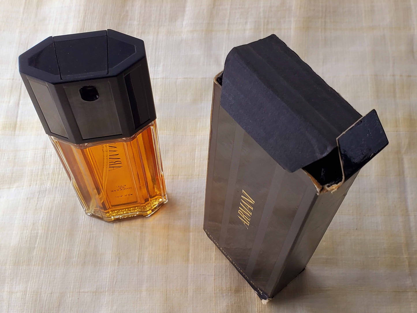 Giorgio Armani EDT Classic Spray 50 ml 1.7 oz, Vintage, Rare, Same photos, Slightly damaged box